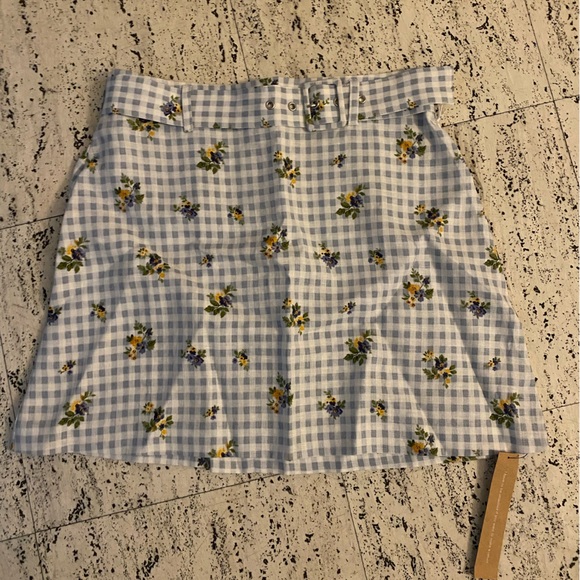 Reformation Apricot Linen Mini Skirt - Picture 2 of 5